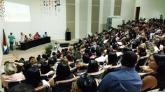 Os alfabetizadores que vieram de todo o estado lotaram o auditorio