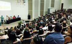 Os alfabetizadores que vieram de todo o estado lotaram o auditorio