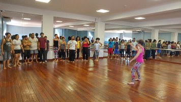 Arte da palhaçaria atrai alunos da Ufal