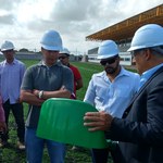 Complexo Esportivo da Ufal recebe secretário do Ministério do Esporte para visita técnica