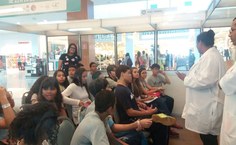 Várias equipes se revesaram para atender o público presente