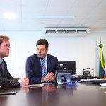 Ministro garante recursos para conclusão de complexo esportivo da Ufal