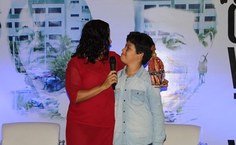 Lenilda Luna com o filho Ernesto, de 11 anos