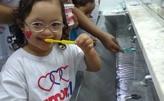 As crianças passaram pelo escovódramo