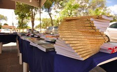 Cerca de cinco mil títulos estão a venda