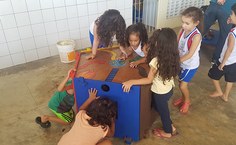 Crianças do NDI ficam animadas com os novos brinquedos