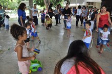 Alunos do NDI participam de ação no hall da reitoria