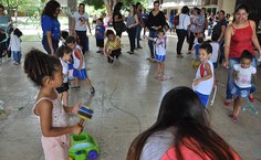Alunos do NDI participam de ação no hall da reitoria