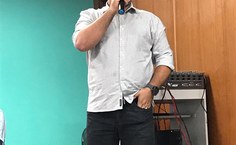 Professor Jair defendendo a candidatura da Ufal para sediar o Abralin