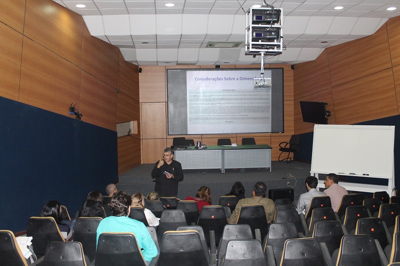 Professor Mercado debateu a avaliação nos polos e a percepção do coordenador e do avaliador