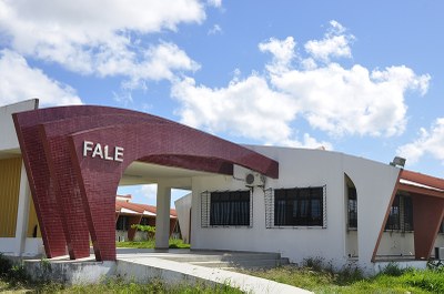 Inscrições estão sendo realizadas na Faculdade de Letras Inscrições estão sendo realizadas na Faculdade de Letras