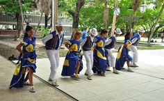 O grupo Coco de Roda Paixão Nordestina recepcionou os participantes