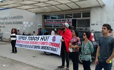 Representações e usuários participaram de ato no HU