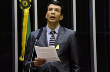 Professor da Ufal, Humberto Barbosa, faz pronunciamento durante sessão em homenagem à Caatinga na Câmara Federal. Foto Luis Macedo Câmara dos Deputados