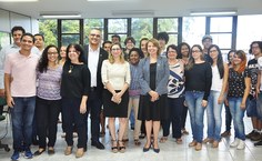 A reitora Valéria Correia fez a entrega dos novos equipamentos para a BC