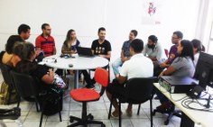 Reunião com os bolsistas que ministarão as aulas de informática