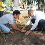 Plantio de mudas integra atividades em recepção aos calouros