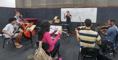 Quinta Sinfônica terá concerto conjunto da Orquestra e do Corufal
