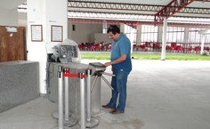 Equipe continua com os trabalhos de reforma