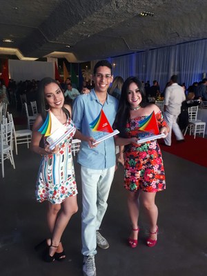 Graziela, Lucas e Andreza premiados na categoria Estudante | nothing