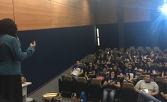 Os estudantes fizeram questionamentos e participaram ativamente do debate