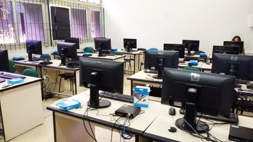 Laboratórios de informática recebem novos computadores