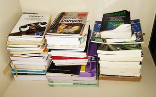 Projeto de extensão de Direito doa livros para o sistema prisional