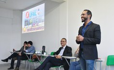 O vice-reitor e o professor Tiago Cruz participam do calendário de ações