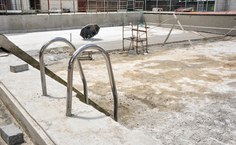 Parte da piscina em obras