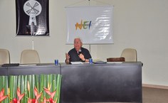 O professor José Luiz Fiorin da USP, realizou a conferência de abertura do evento