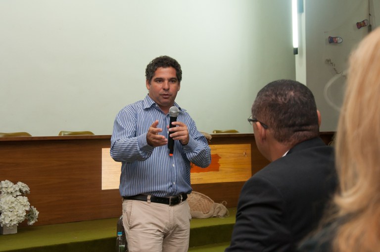 Diretor do Centro de Ciências Agrárias, Gaus Silvestre, saúda novos estudantes
