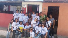 Grupo da Ufal realiza pesquisa sobre ansiedade e qualidade de vida em casas no Benedito Bentes, em Maceió. Foto: Arquivo pessoal