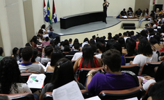 Estudantes no Auditório da Reitoria. Foto: Cairo Martins