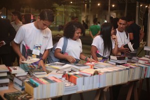 Circuito Penedo de Cinema recebe banca de livros da Edufal