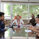 Reitora discute liberdade de cátedra e autonomia pedagógica com sindicatos