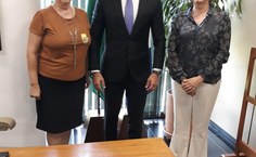 Reitora e superintendente do HUPAA com o deputado federal João Henrique Caldas