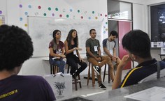 Estudantes_de_Química_realizaram_um_bate-papo_sobre_o_curso_com_estudantes_do_ensino_médio.JPG