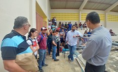 Comunidade acadêmica do Campus Arapiraca em visita às obras da piscina