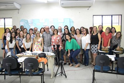 Pesquisadores e gestores em saúde mental, reunidos na Famed Ufal