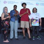Realizadores de filmes recebem troféus de carrancas em premiação