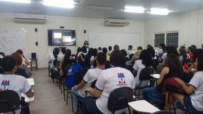 Professora Karoline Melo revisou conteúdo de matemática