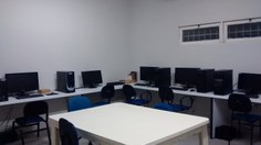 Sala de informática é utilizada pelos estudantes para elaboração de trabalhos, pesquisas escolares ou estudo através de vídeo aulas na internet