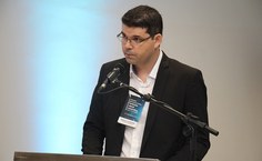 Professor Marcelo Duzzioni, coordenador científico do simpósio. Fotos: Naísia Xavier