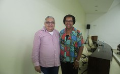 Professor Edval Bernardino Campos, da UFPA, com a professora Margarida Santos, da Ufal. Foto   Manuel Henrique