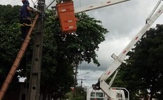 Sima trocou lâmpadas queimadas no sábado