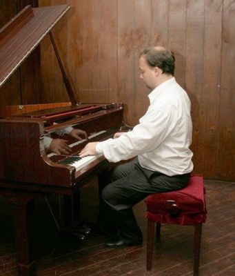 Mario Marochi, pianista e professor da ETA | nothing