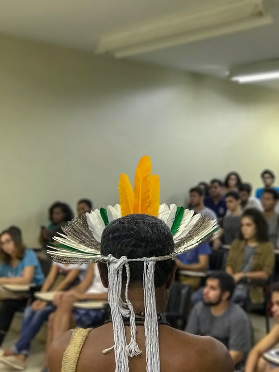 Índios responderam aos questionamentos dos estudantes