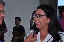 Professora Leonéa Santiago concede entrevista sobre a obra