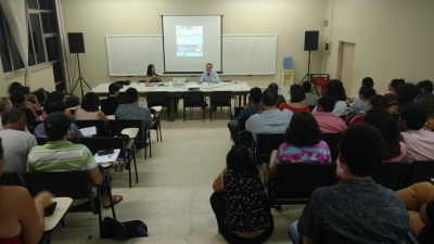 Palestra foi proferida para estudantes da graduação e pós