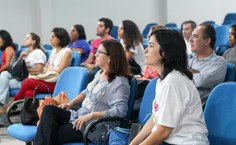 Cerimônia inicia com homenagem aos envolvidos